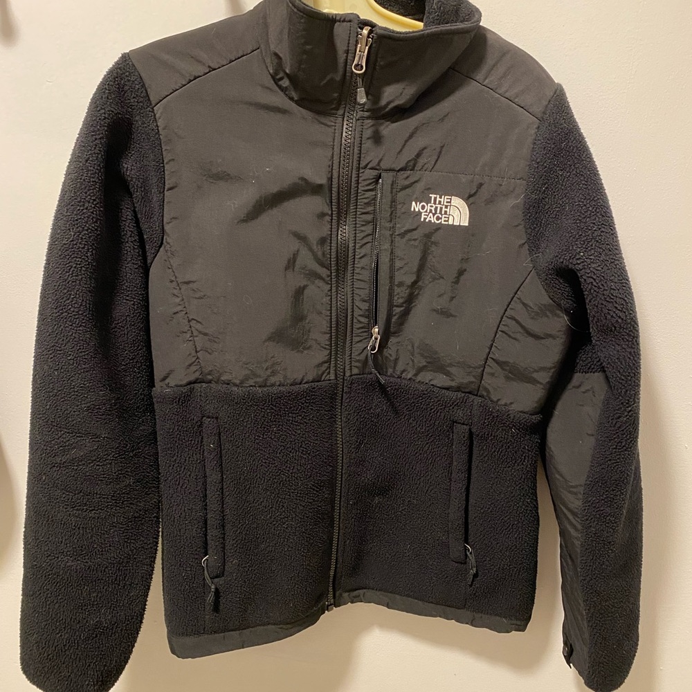 New w/o tags - The North Face Denali 2 Jacket